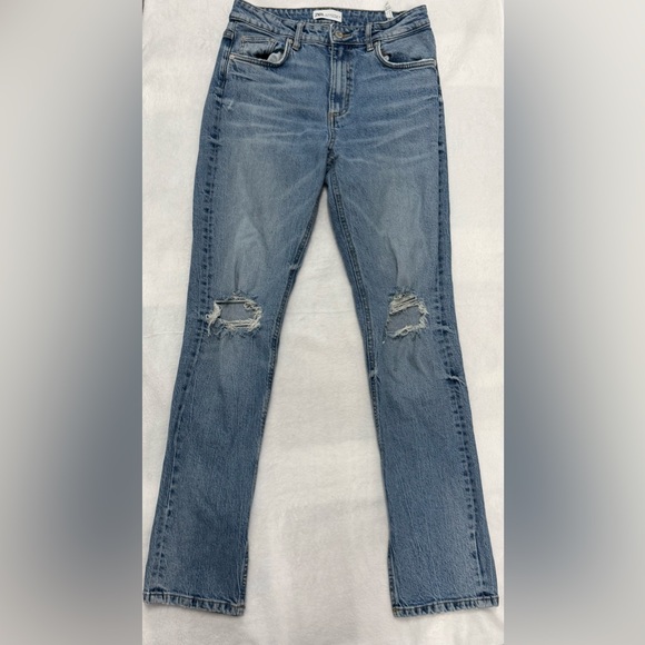 Zara Denim - Zara (US6) Distressed Straight Leg Jeans in Light Blue
